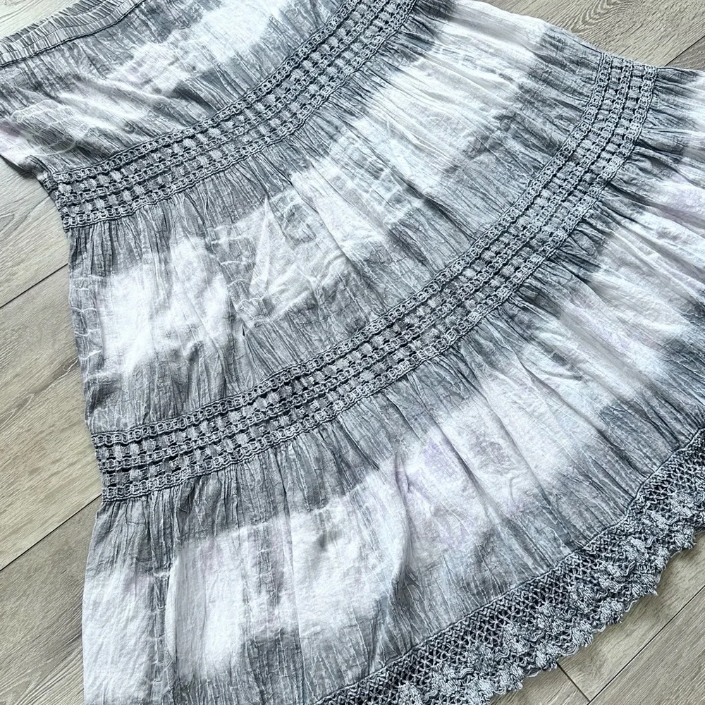 flowy whimsical